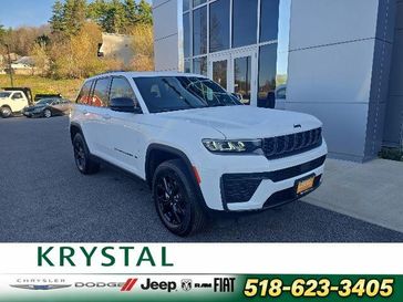 New 2026 Jeep Grand Cherokee Laredo Altitude 4x4