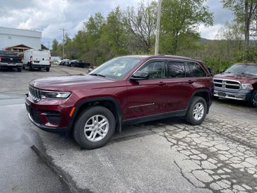 Used 2023 Jeep Grand Cherokee Laredo