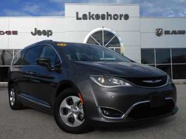 2017 Chrysler Pacifica Touring L Plus