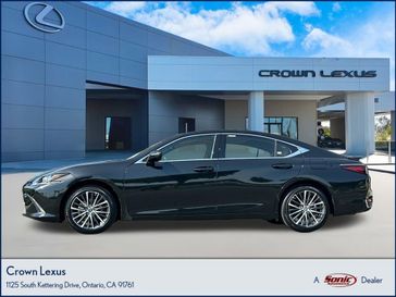 New 2025 Lexus ES 300h