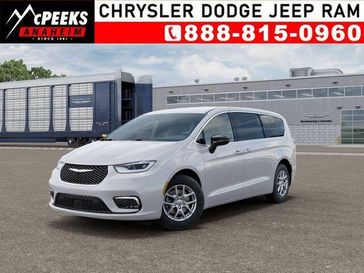 New 2026 Chrysler Pacifica Select
