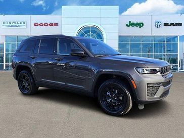 New 2026 Jeep Grand Cherokee Laredo Altitude 4x4