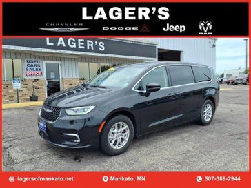 Used 2023 Chrysler Pacifica Touring L