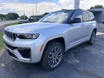 New 2026 Jeep Grand Cherokee Summit 4x4