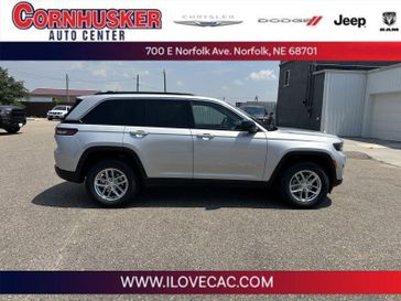 2024 Jeep Grand Cherokee Laredo X 4x4