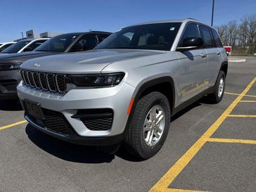 2025 Jeep Grand Cherokee Laredo 4x4