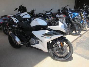USED 2025 CFMOTO 300SS CF300-5US 
