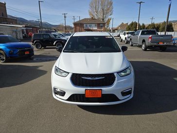 New 2026 Chrysler Pacifica Select