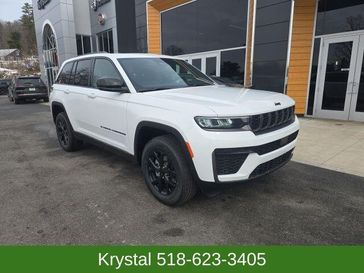 New 2026 Jeep Grand Cherokee Laredo Altitude 4x4