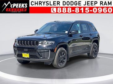 New 2026 Jeep Grand Cherokee Laredo Altitude 4x2