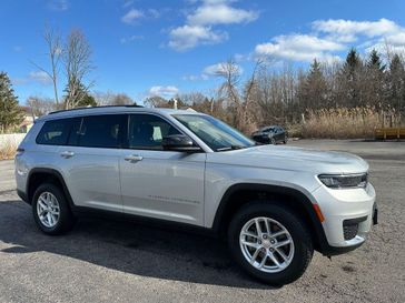 Used 2024 Jeep Grand Cherokee L Laredo