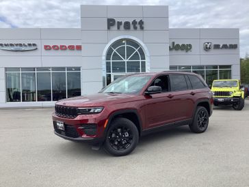 2024 Jeep Grand Cherokee L Altitude X 4x4 in a Velvet Red Pearl Coat exterior color and Global Blackinterior. Pratt (866) 561-9596 prattcdjr.com 