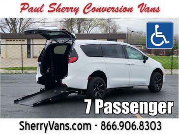 Used 2024 Chrysler Pacifica Touring