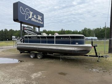 Used 2019 XCURSION 23RFX 