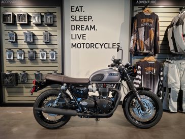 2025 Triumph BONNEVILLE T120 BLACK 