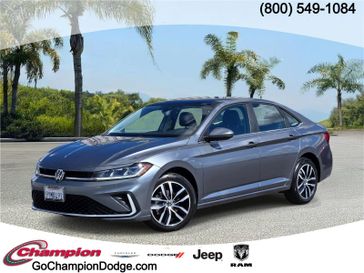 Used 2025 Volkswagen Jetta SE Auto
