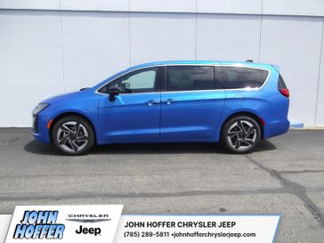 New 2027 Chrysler Pacifica Limited