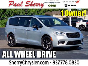 Used 2024 Chrysler Pacifica Limited S