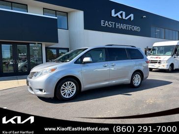 Used 2017 Toyota Sienna XLE
