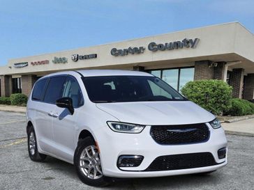 Used 2024 Chrysler Pacifica Touring L