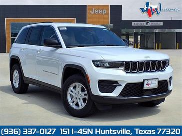 2025 Jeep Grand Cherokee Laredo 4x2