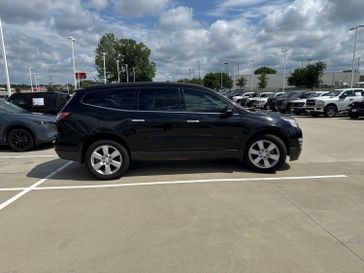 Used 2017 Chevrolet Traverse LT