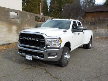 2024 RAM 3500 Tradesman Crew Cab 4x4 8' Box