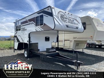 2024 WOLF CREEK 890  in a CARBON exterior color. Legacy Powersports 541-663-1111 legacypowersports.net 