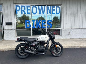 2023 Royal Enfield HUNTER 350  in a WHITE exterior color. Cross Country Powersports 732-491-2900 crosscountrypowersports.com 