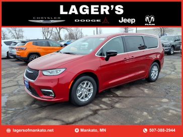 New 2026 Chrysler Pacifica Select