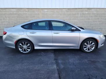 2016 Chrysler 200 S