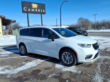 New 2026 Chrysler Pacifica Select Awd