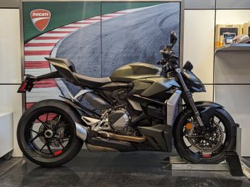 2024 Ducati STREETFIGHTER V2