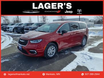 New 2026 Chrysler Pacifica Select