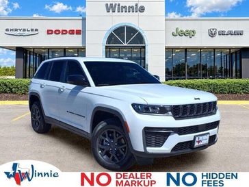 New 2027 Jeep Grand Cherokee Laredo Altitude