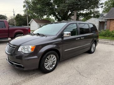 2016 Chrysler Town & Country Touring-L Anniversary Edition