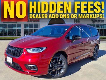 New 2026 Chrysler Pacifica Select