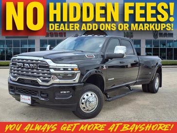 2025 RAM 3500 Limited Longhorn Crew Cab 4x4 8' Box