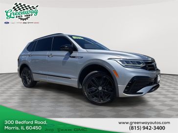 Used 2022 Volkswagen Tiguan SE R-Line Black