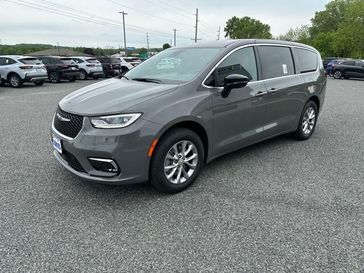 2025 Chrysler Pacifica Select Awd