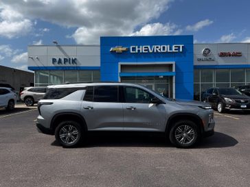 Used 2026 Chevrolet Traverse LT
