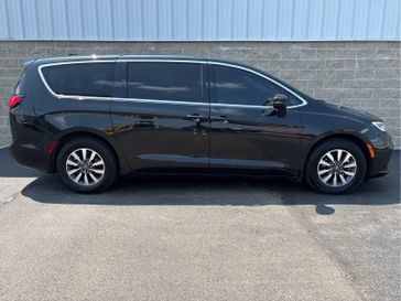 Used 2023 Chrysler Pacifica Hybrid Touring L