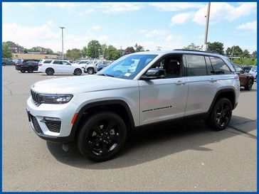 New 2025 Jeep Grand Cherokee LIMITED 4X4
