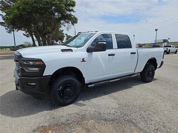 2025 RAM 2500 Tradesman Crew Cab 4x4 6'4' Box