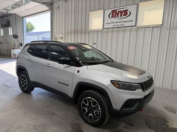 Used 2025 Jeep Compass Trailhawk
