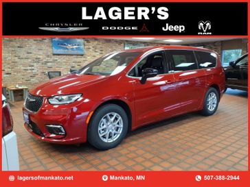 New 2026 Chrysler Pacifica Select