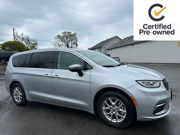 Used 2023 Chrysler Pacifica Touring L