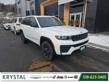 New 2026 Jeep Grand Cherokee Laredo Altitude 4x4