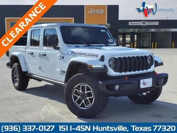 2024 Jeep Gladiator Rubicon X 4x4 in a Bright White Clear Coat exterior color and Blackinterior. Wischnewsky Dodge 936-755-5310 wischnewskydodge.com 