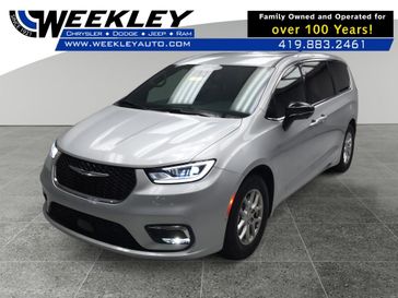 Used 2026 Chrysler Pacifica Select